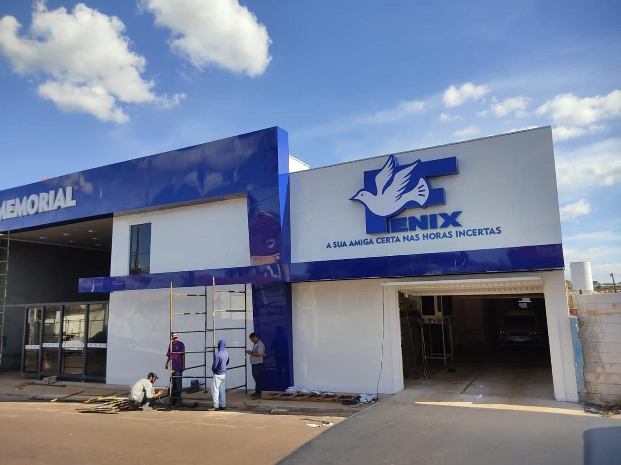 Fachada e letra caixa do Memorial Fênix executada pela Excelência